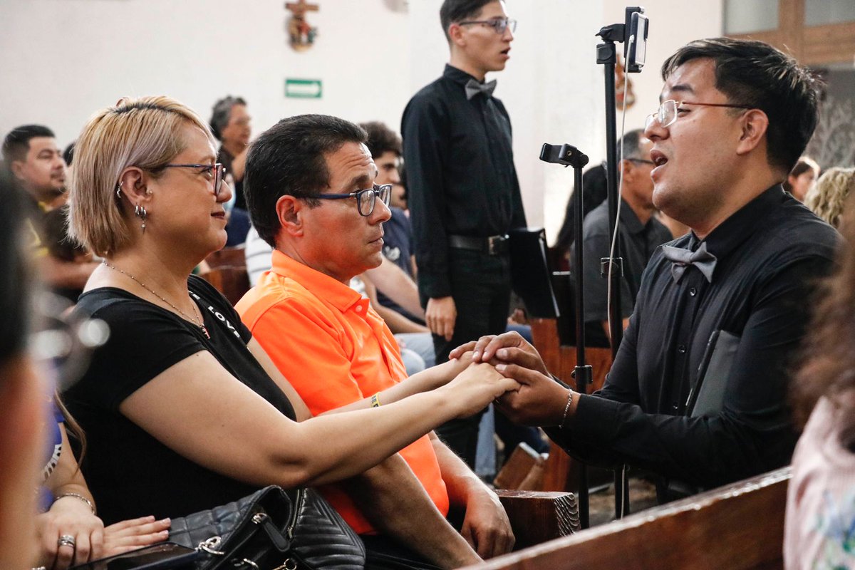 GobSanNicolas's tweet photo. #InformaSN 🎙️| La tarde de ayer se realizó el Festival San Nicolás Canta Edición Semana Santa

La Parroquia de Ntra. Sra del Rosario recibió a cientos de familias que acompañaron al Coro de San Nicolás y a distinguidos coros invitados #OrgulloSN

@daniel_carrillo @CoristasSanNico https://t.co/fsFWx6adrf