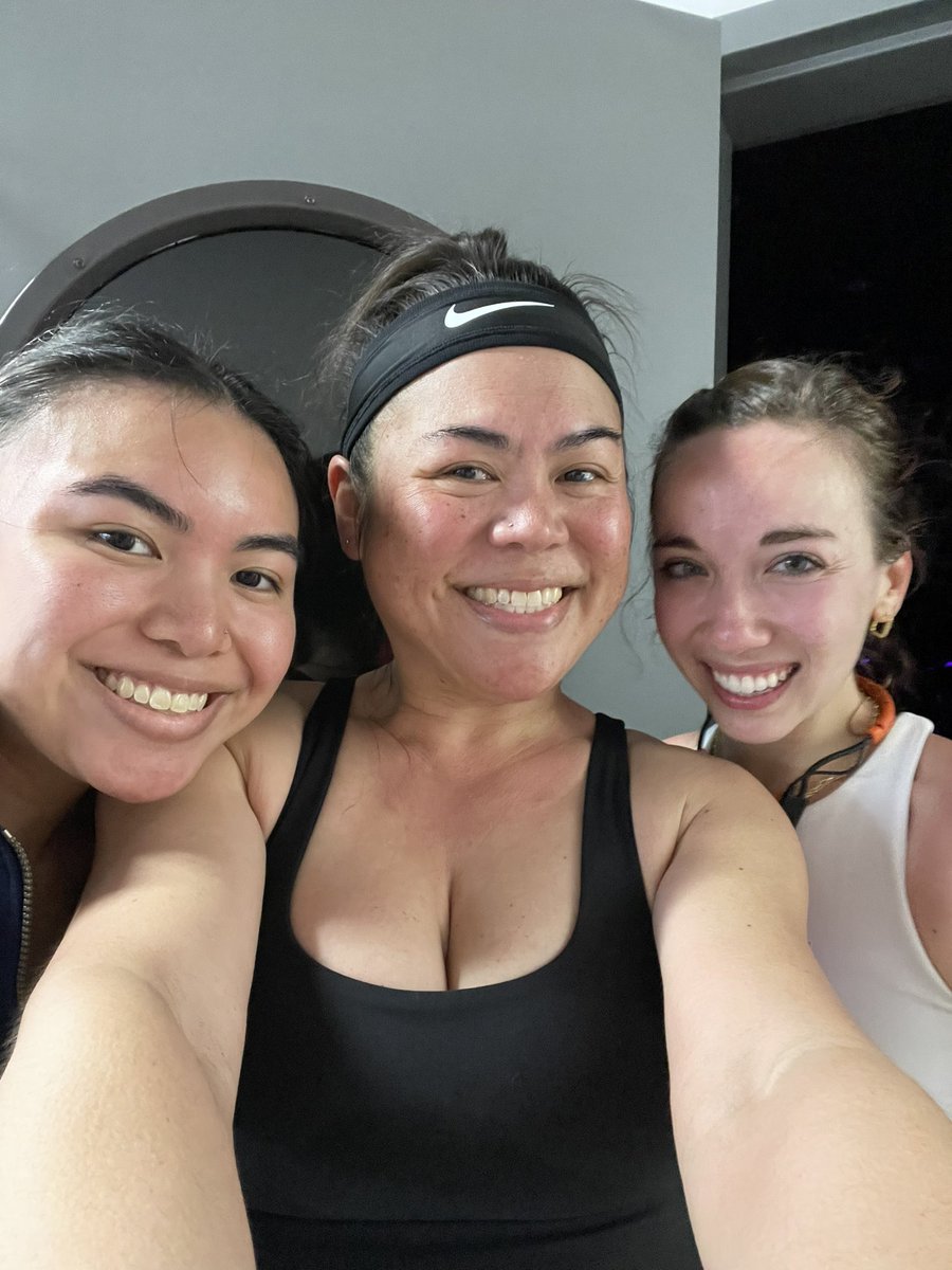 heidilynnds's tweet photo. What do you do?
I ride!!!
#rocktheride #showup #igotthis #watchme #cyclebar #cyclebartc #cyclebartcfam #chroniclesofheidi #missiontonomeds #chroniclesofheidilynn #whatsyourwhy https://t.co/RoJZgnswCX