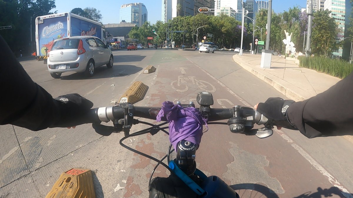 Día 3 @30diasenbici 
El inicio de semana se siente diferente cuando te mueves en bici.
#30DEB #MovilidadSostenible #CDMX #CiudadSostenible #ODS11 #ODS13 #AcciónXelClima #ciclistasXsostenibilidad