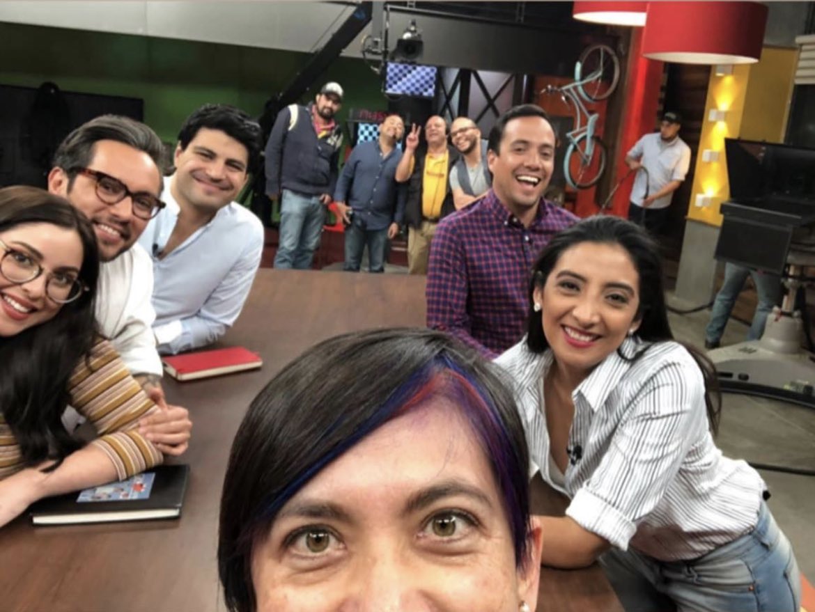 Miren el recuerdo que me salió hoy 😍😍😍🤩 @genarolozano @afuentese  @MartinVivanco @EncinasN y Estef 

Hace 4 años de esta foto 📸 en nuestro cora siempre @Foro_TV #PuntoyContrapunto