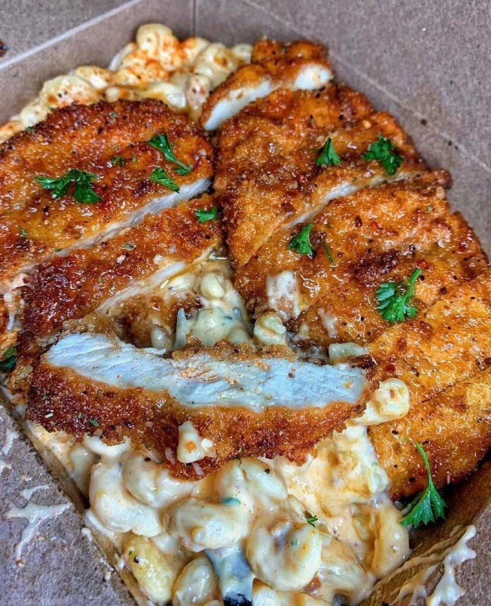 Would you eat this Cajun Mac & Cheese w/ Honey Bourbon Glazed Fried Chicken