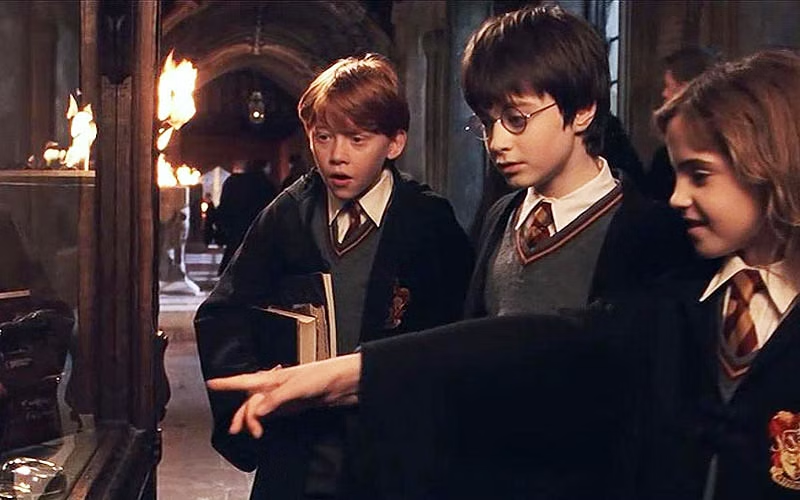 rowlinglibrary's tweet photo. .@Lucas_Shaw reports for Bloomberg: 

"HBO is close to a deal for a Harry Potter TV series [...] Each season of the series will be based on one of JK Rowling’s seven books" 

More info 👉https://t.co/hifPHCODB4 https://t.co/vJyxxukxNw