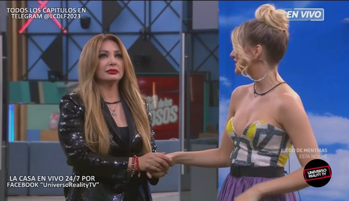 peacemoon_'s tweet photo. En todo su esplendor se ve bien quien tiene doble cara, y llora 🤷 

#LCDLF3 
#LaCasaDeLosFamosos https://t.co/I1LmKIr1UM