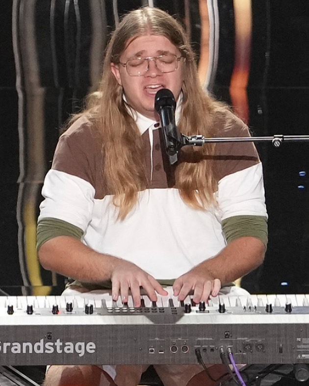 Duet round ON NOW ON ABC! Who will be my partner? The stakes are high as can be… will I survive? #americanidol #idolonabc #thenextidol #goldenticket #idoltonight #idolcelebrates21 #21yearsofidol #adin #adinboyer #adinonidol #piano