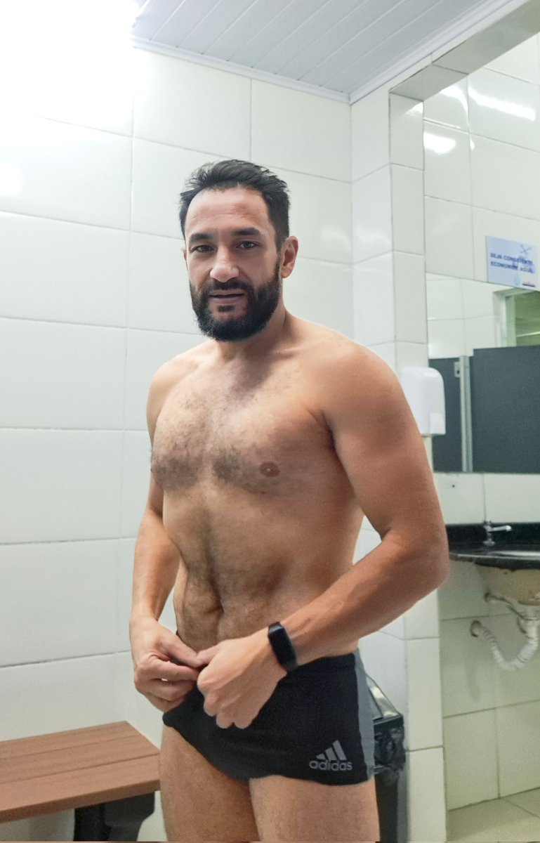sandrohiguti's tweet photo. Com minha sunga nova que comprei na @centauroesporte , porque não compro mais na @Netshoes que além de vender produtos de qualidade e procedência duvidosa, tem um péssimo atendimento ao cliente. https://t.co/YnlKvjMLPu