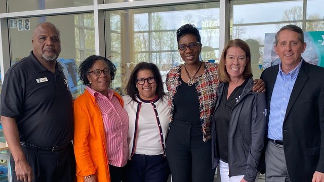 YMCAGreensboro's tweet photo. It was a pleasure having @ymca President &amp; CEO, @iamsmccormick and Senior Vice President &amp; CMO, Valerie Waller at our #HayesTaylorY.
We are grateful for their visit and support. We can’t wait to see where we go from here together!

@RMAnderson3 

#GreensboroYMCA #YUSA #YMCA https://t.co/B0YctZA2kM