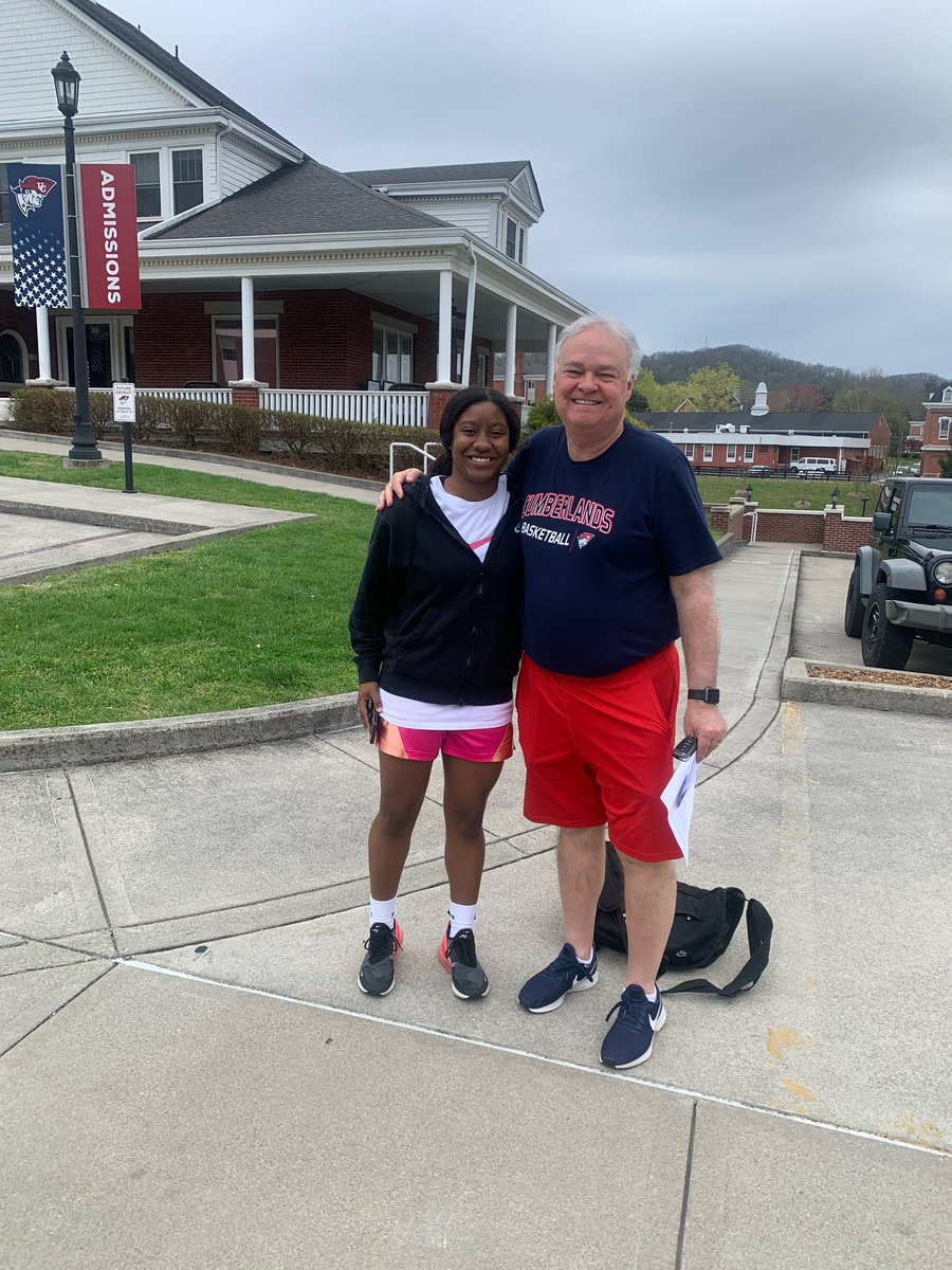 deabradley1's tweet photo. Thank you @Ucwbb for inviting me to come visit today. Loved learning about your program and meeting everyone. I had a great day with you all. @CoachRickReeves @KrystalReevesEv https://t.co/dvwdTFP7fI