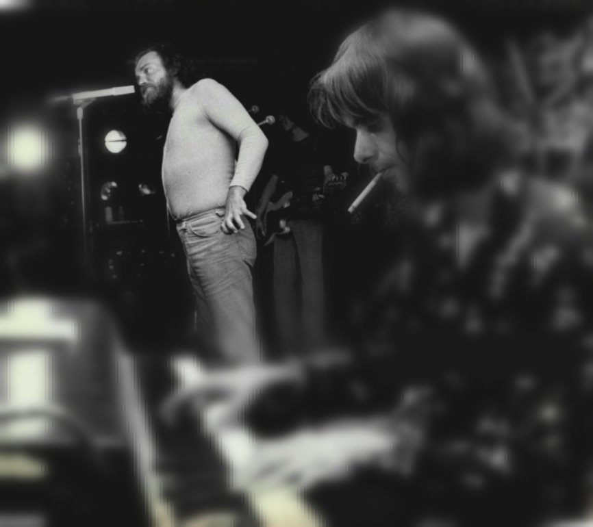 pizzaital's tweet photo. ✨✨✨

🔸#JoeCocker &amp; #NickyHopkins 
     (1975')
🔹#Song: 'Where Am I Now' 🎶 

🔸'#TheSessionMan':
🔸Nicky #Hopkins on #piano 🎹

🔹#JeanRoussel~#organ  
🔹#BenBenay~#guitar
🔹#ChrisStewart~#bass 
🔹#JimmyKarstein~#drums 

[#RnB/#Soul~#Music...] 

⏬
https://t.co/2kDRLVwOXX https://t.co/PICJya0Vlx