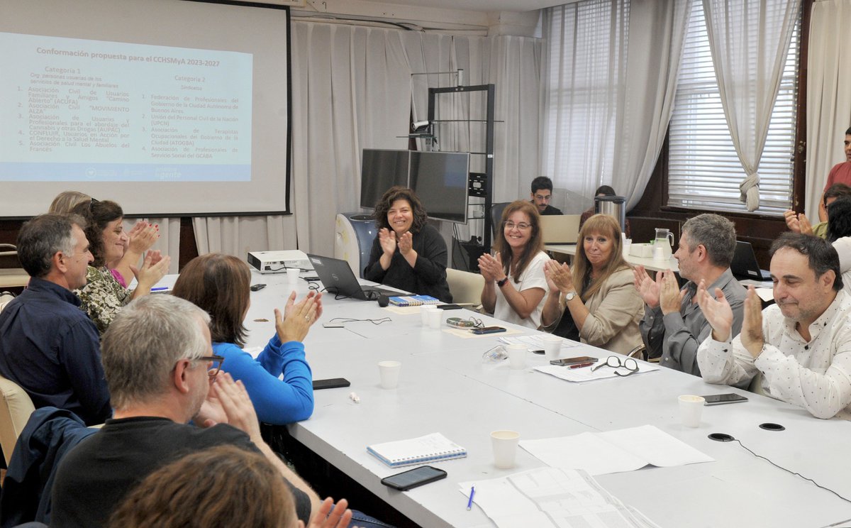leogorbacz's tweet photo. En el salón Oñativia del @msalnacion la #CoNISMA trabajó sobre la renovación del Consejo Consultivo Honorario de Salud Mental. 
La participación de las organizaciones de personas usuarias, trabajadores y militantes por los DDHH es central en la implementación de la Ley 26657 https://t.co/eAWrBVvZs6