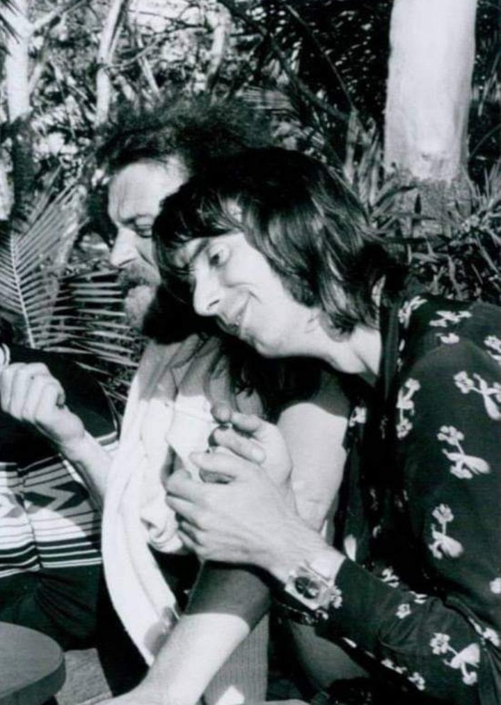 pizzaital's tweet photo. ✨✨✨

🔸#JoeCocker &amp; #NickyHopkins 
     (1975')
🔹#Song: 'Where Am I Now' 🎶 

🔸'#TheSessionMan':
🔸Nicky #Hopkins on #piano 🎹

🔹#JeanRoussel~#organ  
🔹#BenBenay~#guitar
🔹#ChrisStewart~#bass 
🔹#JimmyKarstein~#drums 

[#RnB/#Soul~#Music...] 

⏬
https://t.co/2kDRLVwOXX https://t.co/PICJya0Vlx