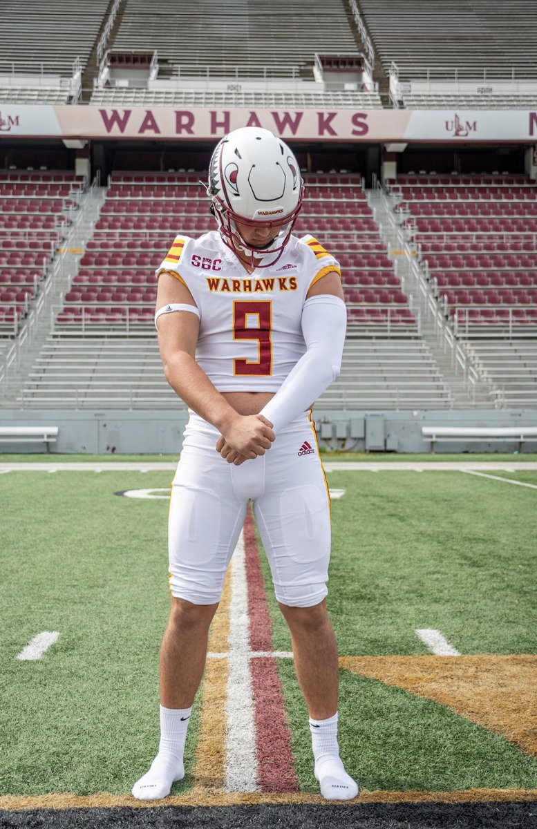 Had a great time at ULM. Thank you Coach West for the invite.
<a href="/CoachWestULM/">Ron West</a> <a href="/KoenningVictor/">victor koenning</a> <a href="/ULMFB_Recruit/">ULM Football Recruiting Dept.</a> 
<a href="/CoachJDCary/">Coach Cary</a> <a href="/Alanweddell12/">Alan weddell</a> @CoachDeBesse