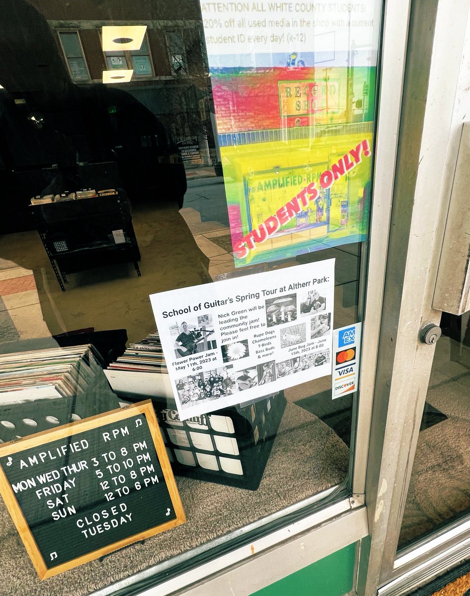 kyleahurd's tweet photo. Stopped in to see my friends Chad & Debi who own Amplified RPM in Monticello and decided I couldn’t leave with out this record. Can’t wait to give it a spin. #justintownesearle #newrecordday #shoplocal #recordstore https://t.co/kLNkiqeDZI