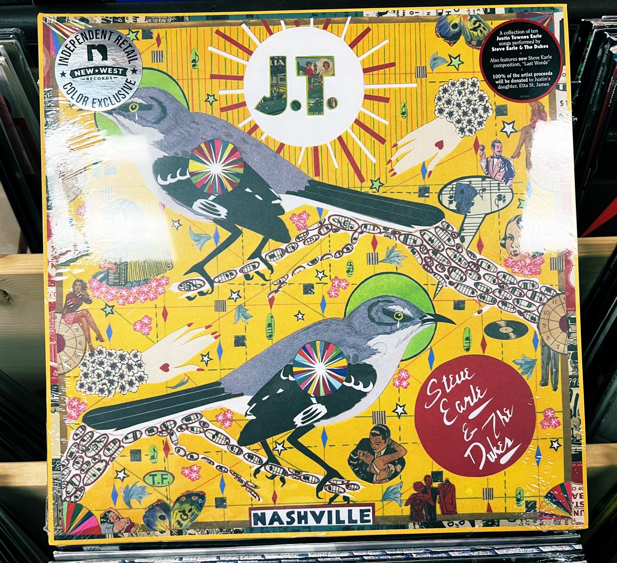 kyleahurd's tweet photo. Stopped in to see my friends Chad & Debi who own Amplified RPM in Monticello and decided I couldn’t leave with out this record. Can’t wait to give it a spin. #justintownesearle #newrecordday #shoplocal #recordstore https://t.co/kLNkiqeDZI