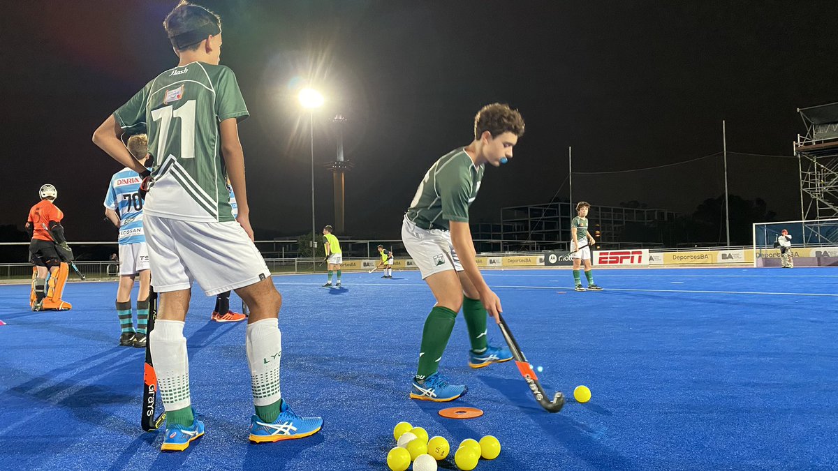 DeportesBA's tweet photo. Los chicos de la #SelecciónBA de Hockey retomaron este lunes sus entrenamientos en las canchas del Parque Olímpico de la Juventud. https://t.co/pWFoUIKOyP