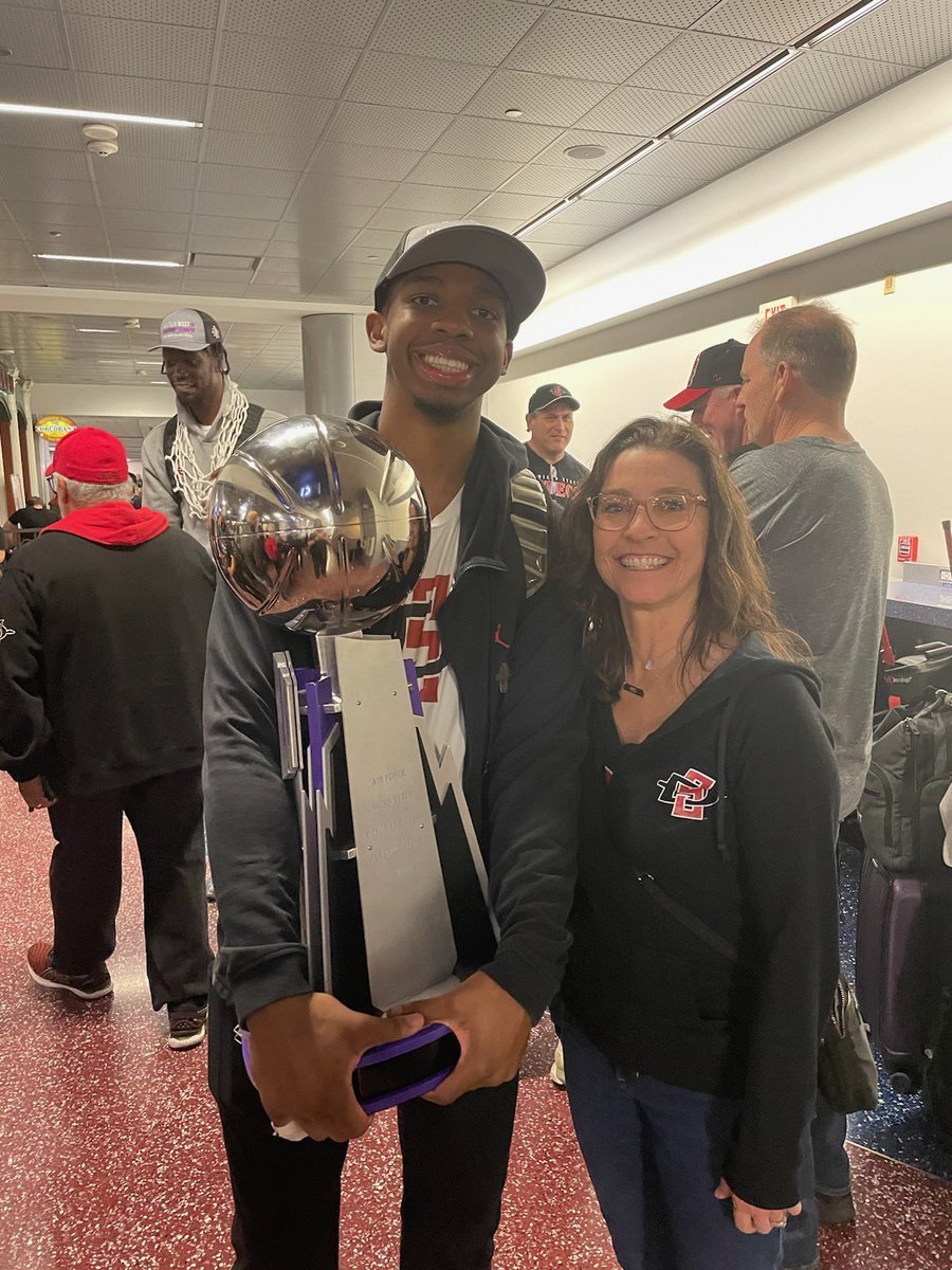 CarlajkCarla's tweet photo. I Believe!!! You guys got this!!! Super proud of this team!!! #aztec_mbb @lamontbutler_SD @Lamontbutler5 @jae_ledee @Aztec_MBB https://t.co/3qZZB5S21V