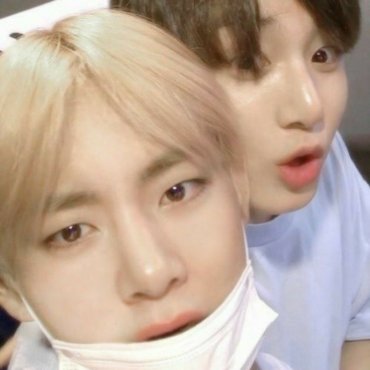 taekook pic bot (@kvpicbot) on Twitter photo 