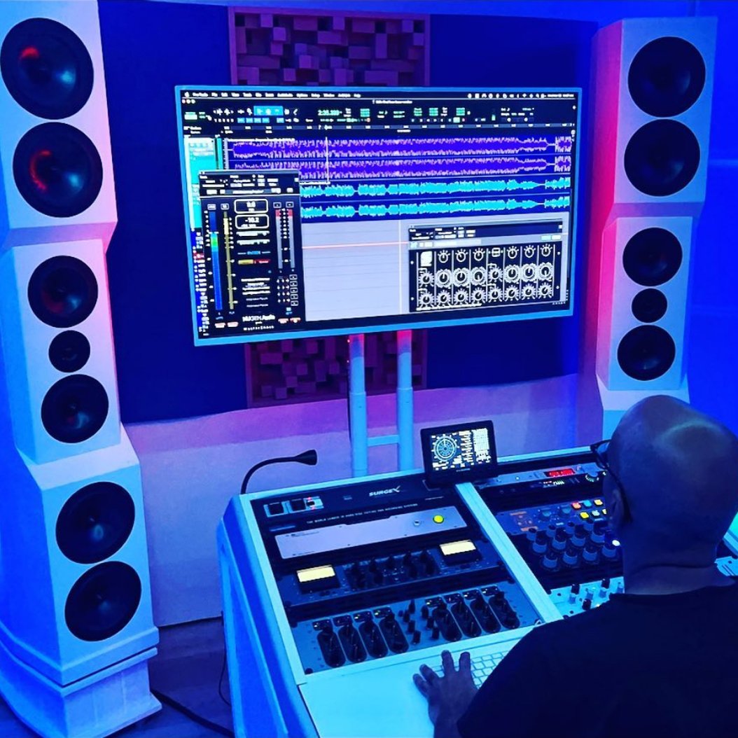 😍 Fragancia Sound Studio
📷 instagr.am/djfragancia
▶️ avid.com/pro-tools

#fraganciasoundstudios #music #mixing #recording #daw #mix #protools #avid