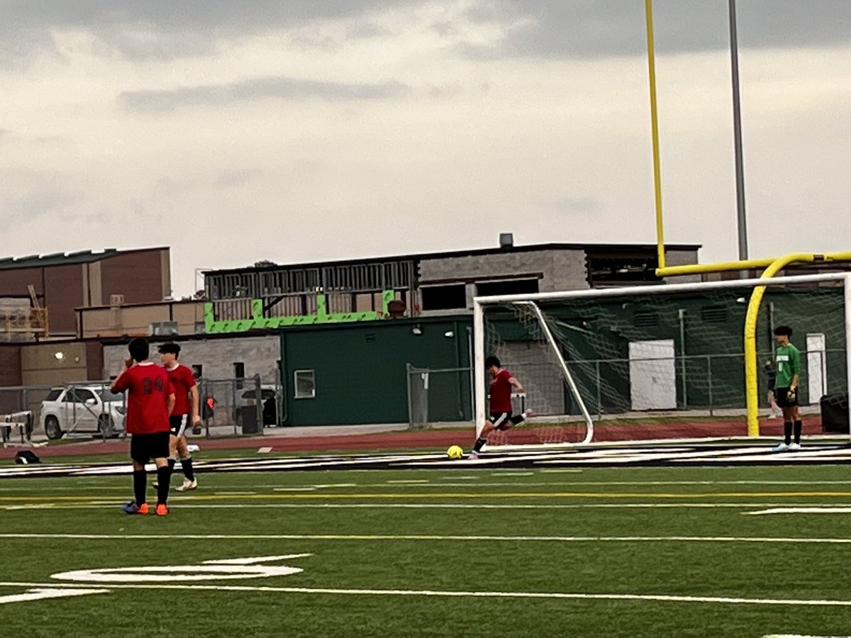 PaschallJ_KMS's tweet photo. 8th Grade Cougars are battling for a win! #KMSCougarPride https://t.co/dL7GASG8P0