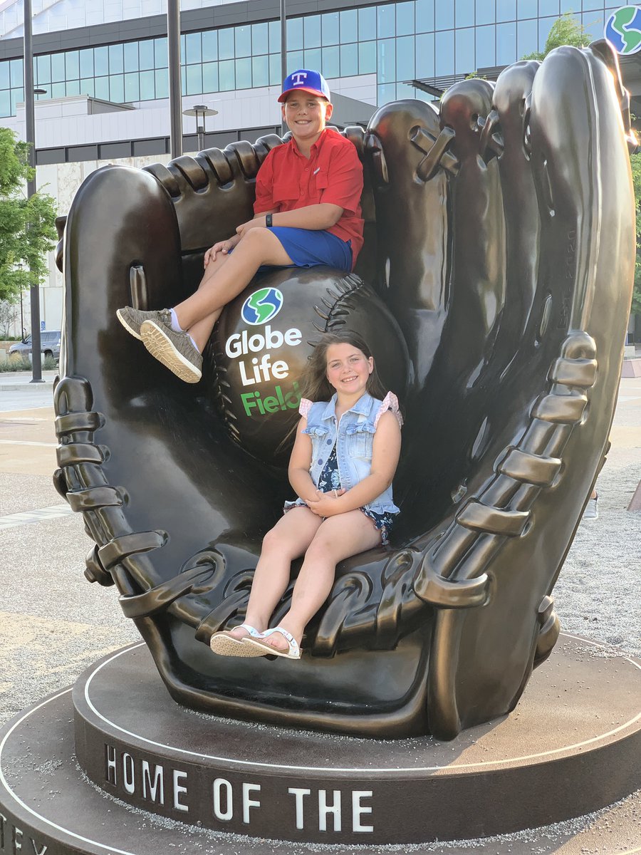 crystalmehrhoff's tweet photo. @GlobeLifeField #globelifefaces https://t.co/e6g9XPil7s