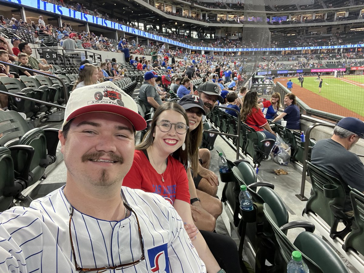 MrsGriff75's tweet photo. #globelifefaces    Take me out to the ball game!  Family time. https://t.co/PcjvnHY3ZP