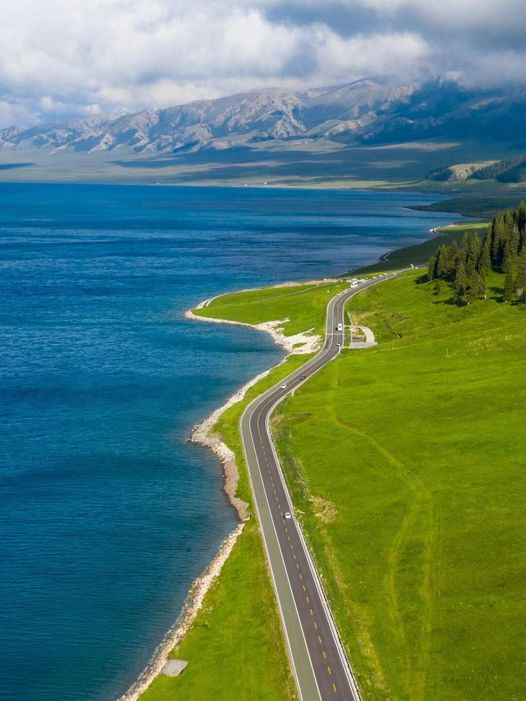 DXinjiang's tweet image. 🏔Enjoy the wonderful view of Xinjiang's #Sayram Lake.
At an altitude of 2,073 meters above sea level and covering 458 square kilometers, Sayram Lake is the highest and largest alpine lake in China's #Xinjiang. #beautifulspring
📷 RED/蒙叔去旅行