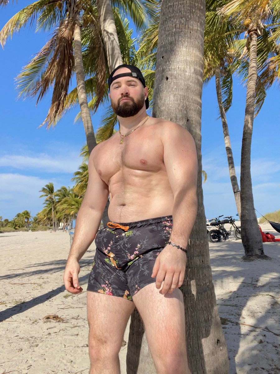 Andrew Couture on Twitter: "Big papa"