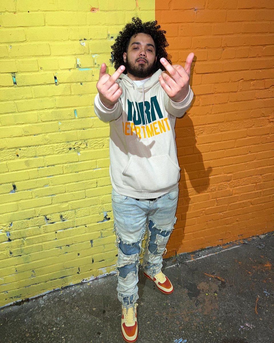 Emanuel23Pagan's tweet image. Dyin’ about that money you know hustlin kills. Deservin what I got, I put in work for years 🥀 #LLDaiDai 🕯️