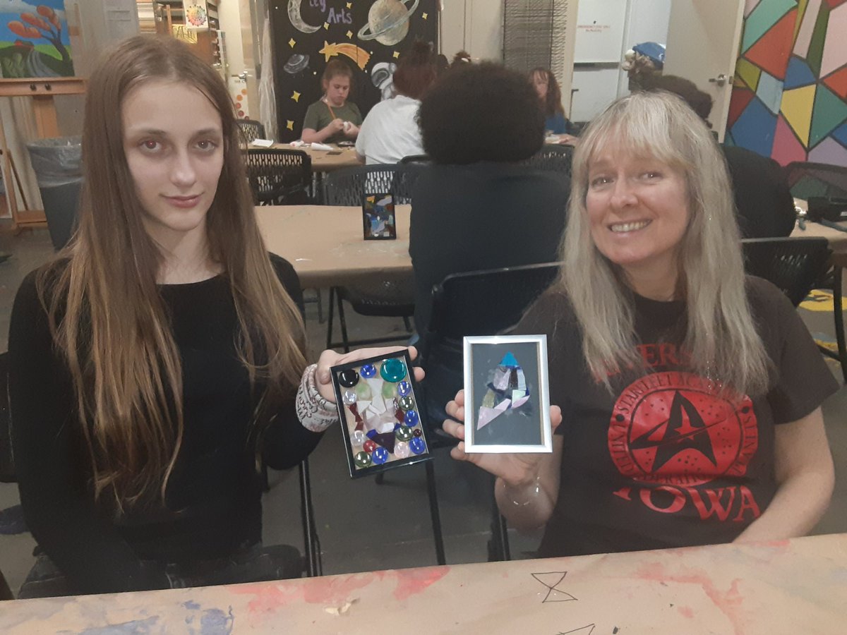YouthHorizons's tweet photo. Monthly Art Night at CityArts featured “Glass Mosaics.” Thank you City Arts, Mentors and Proteges. @WichitaCityArts https://t.co/Zmre49GAbi