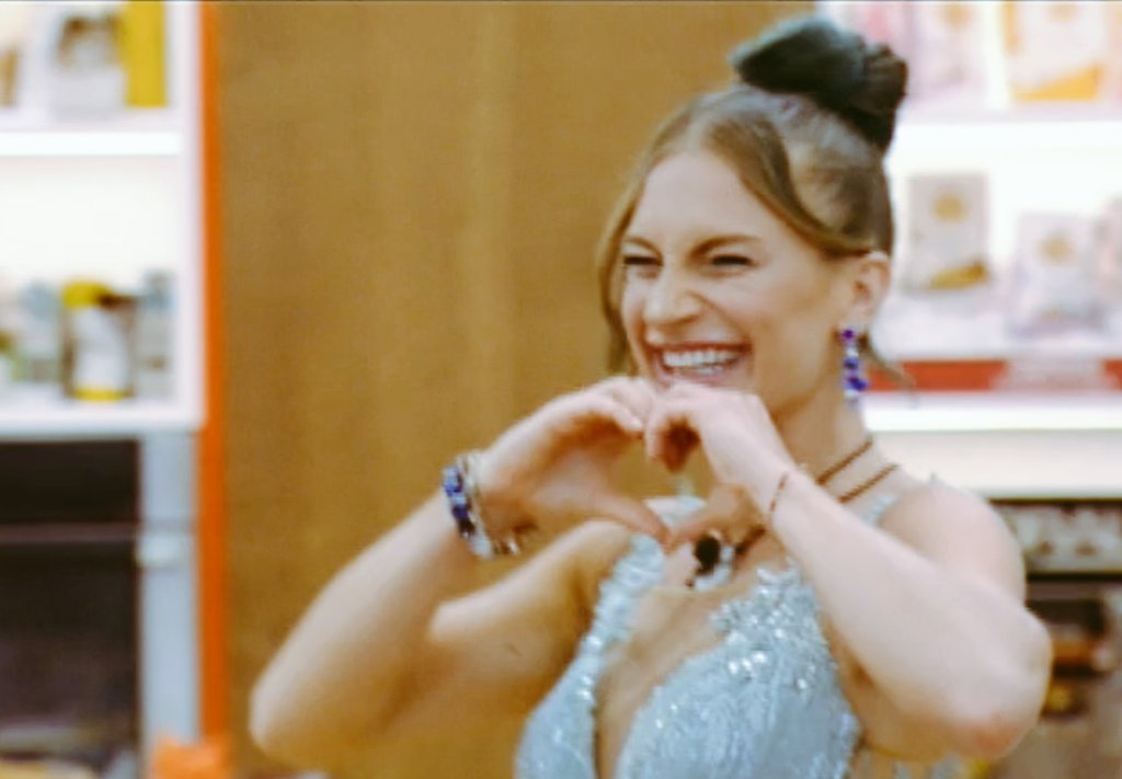 Isabell27014416's tweet image. Io lo dicevo a sparta che si dovevano spaventare . Nikita ha vinto.. persia ha vinto #nikiters #teamsparta