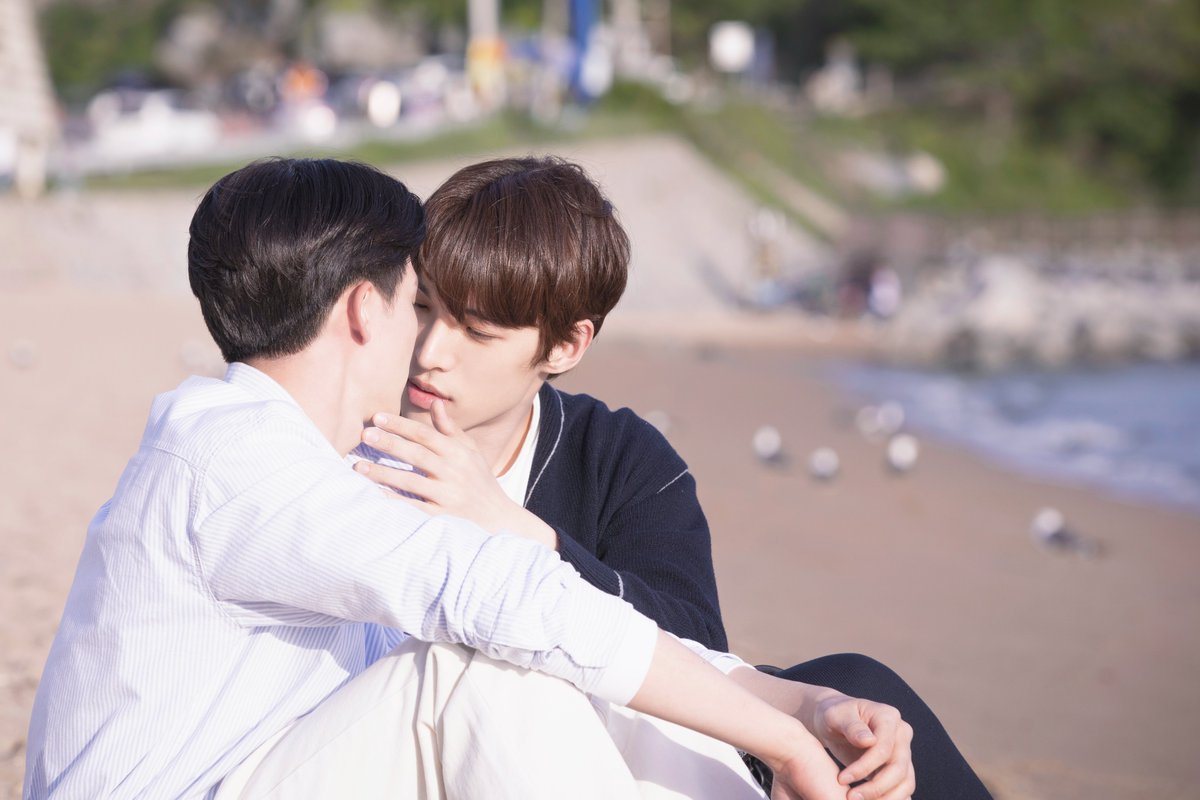 KENAZ_official's tweet photo. 블루밍이 세상에 나온지 벌써
일년이 지났습니다~💙
다운이와 시원이의 알콩달콩한
모습을 많이 많이 기억해주심에
늘 감사드립니다! :)
#블루밍 #Blueming #다운시원 #비하인드 #bl #bl드라마 #벨드 #blwebseries #webseries #KENAZ #케나즈 https://t.co/1lc6VbtrI3