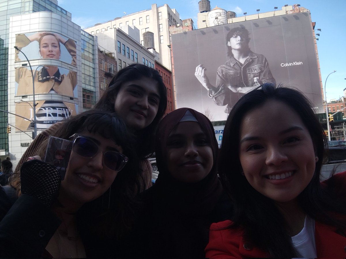 nadieelo's tweet photo. It was a pleasure to meet all of you!!! 💜 Please take care always, hope to see you again! @EmmaLopez1926 😘 https://t.co/1C7naj6yvt