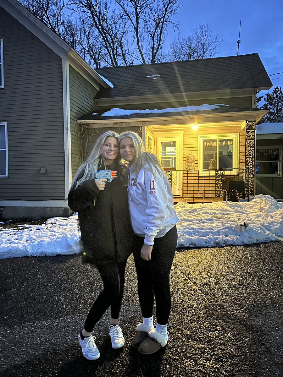 your fellow puckbunnies🥰🥰 tweet media
