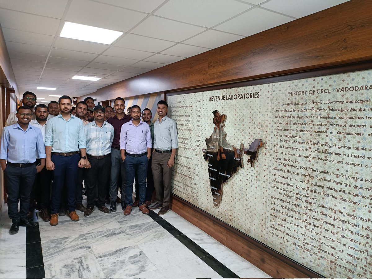 NacinVadodara's tweet photo. Induction trainees visited CRCL Vadodara on 03.04.2023 &amp; got acquainted to various NDPS identification &amp; testing procedures by the lab team. @cbic_india @nacincbic https://t.co/Xc0p1KLxPa