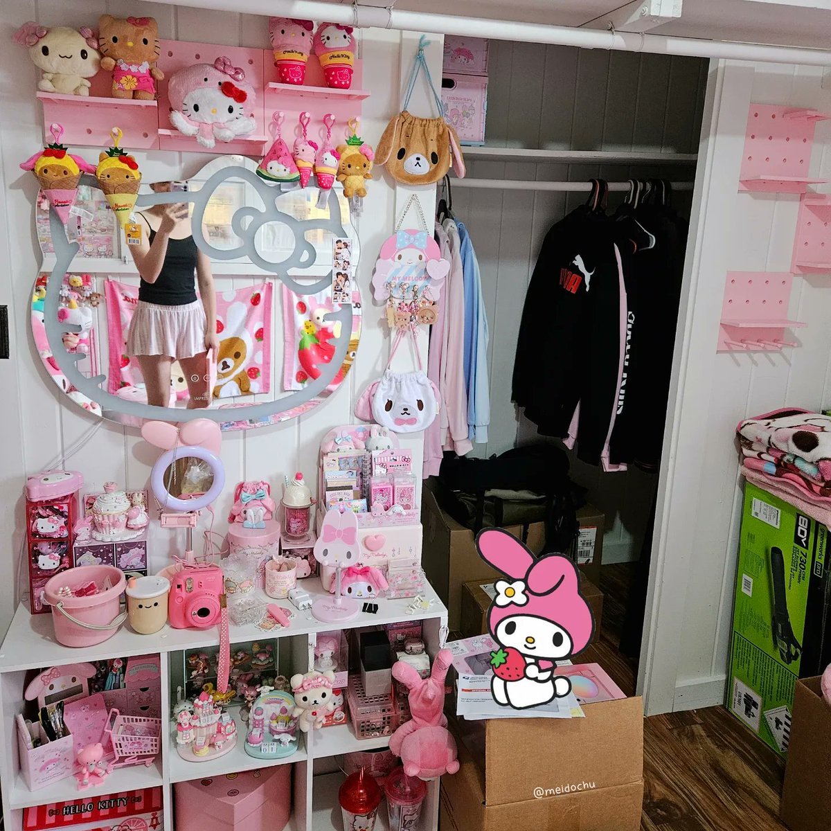♡ the reality of moving into your new room ✨️ 🥹🍨 almost done but still needs a lot of cleaning ♡

#sanrio #sanriogirl #sanrioroom #hellokitty #hellokittygirl #sanriogoals #impressionsvanity #mymelody