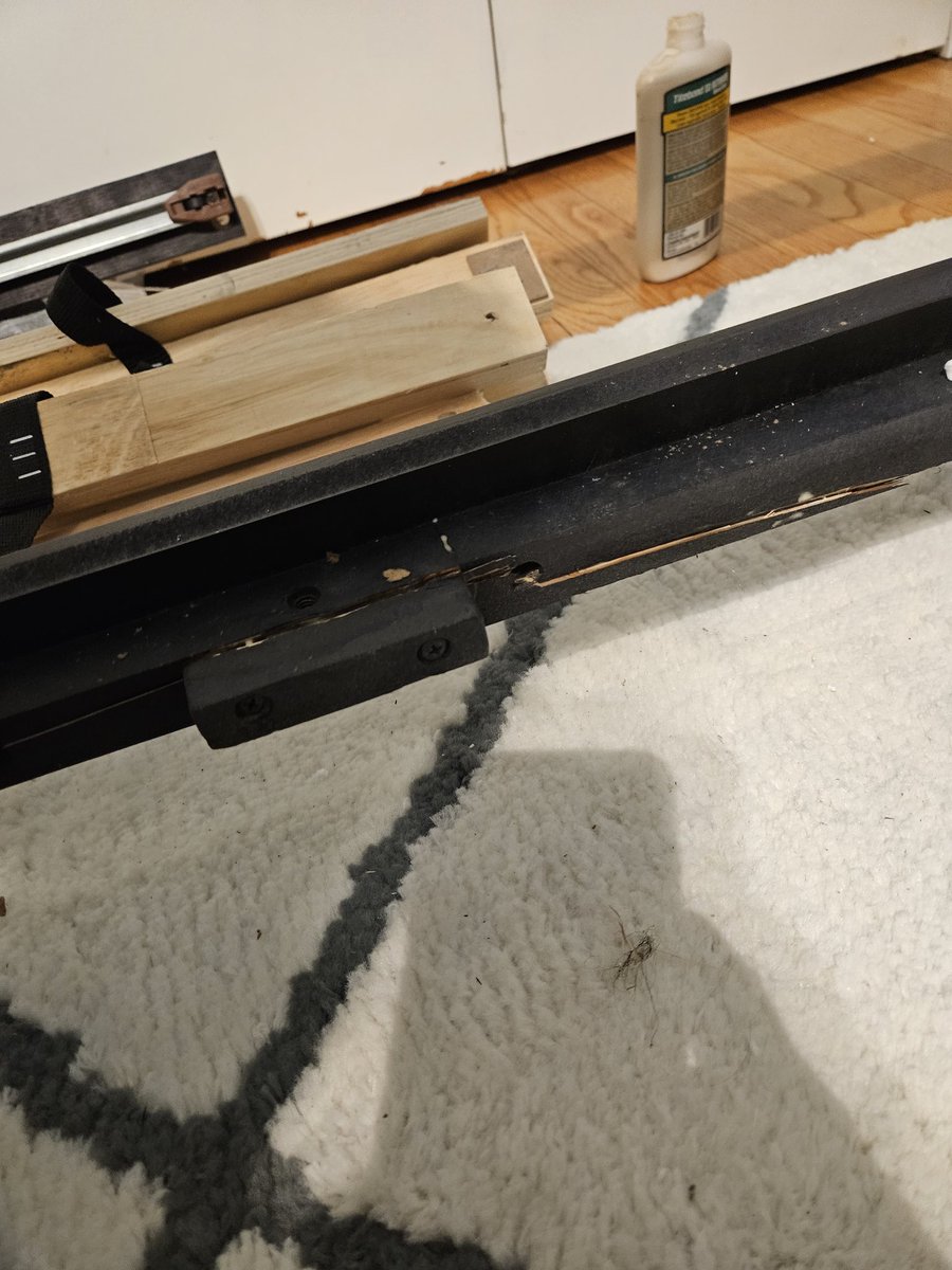 cdickens_'s tweet photo. @AshleyHomeStore so your support team was absolutely God aful for my broken bed that was sent to me that I have been waiting 3 weeks for the lost parts that never made it on the original delivery and I was not compensated at all for the fact I am almost 1 months with out a bed... https://t.co/pIdFqgP8jO
