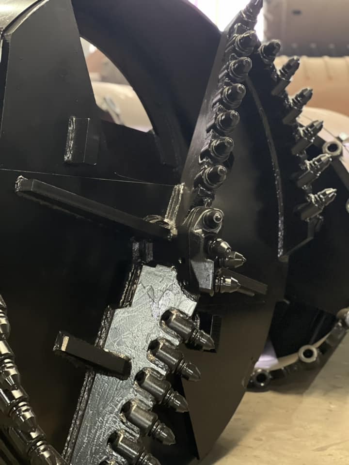ApieChina's tweet photo. Drilling tools workshop sharing time!
The drilling tools of rotary drilling rig are manufactured in this workshop.
Web:https://t.co/ceLhY2uMQg
#pilingtools #drillingrig #pilingrig #foundation #drilling #piling https://t.co/0wmSWuXTKw