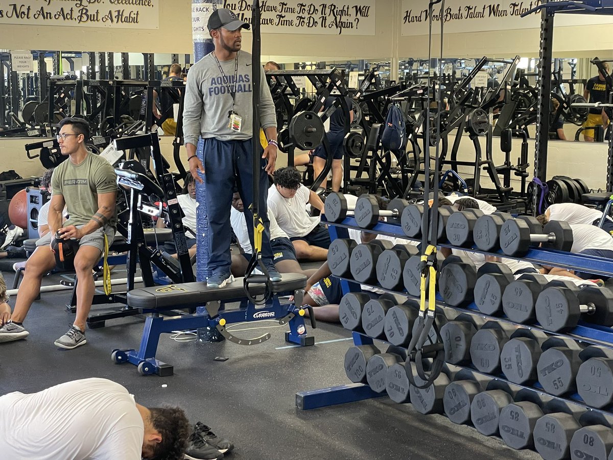 STA_Football's tweet photo. 🔹🔸 You have to make your best effort a habit.🔸🔹

#GoldBlooded
#ChurchGang
#YouGoWeGo
@CoachHarriott https://t.co/zyXxV97lzd