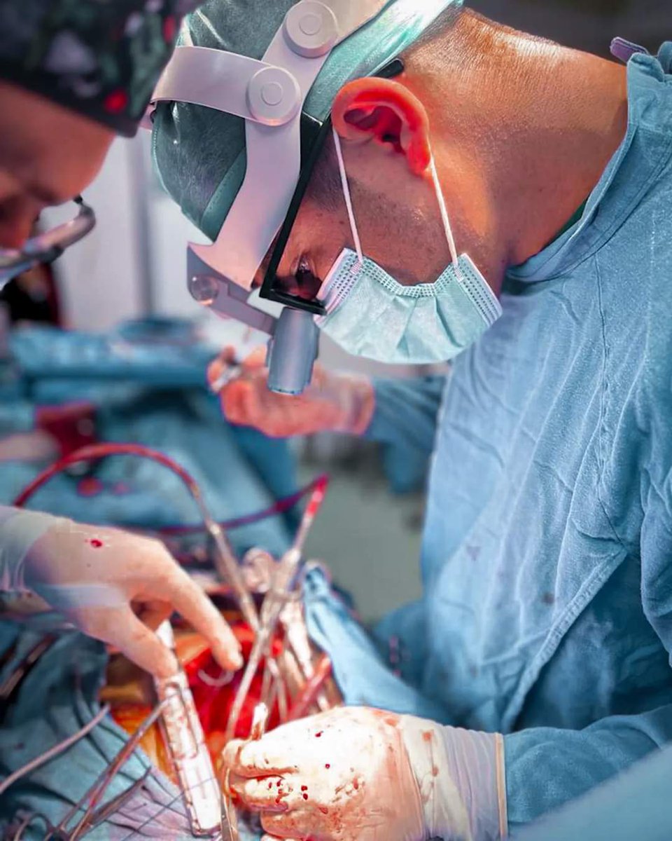 jearlugo's tweet photo. De R1 de Cirugía General a MB de Cardiotórax 🫀 https://t.co/JoAnzUnhOG
