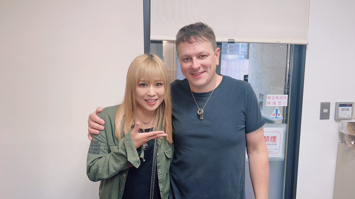 Gina_tBA's tweet photo. KNOTFEST 2023、そしてクリニックと、4年ぶりにRayと再会することができました。KORNのステージはもちろん、RayのクリニックはVocalistの自分でも勉強になるし、とにかく奮い立たせられる！！いつもナイスガイで優しいRay。本当にありがとう😊#KORN #rayluzier #rayluzierdrumscom https://t.co/wGaeWCM1y9