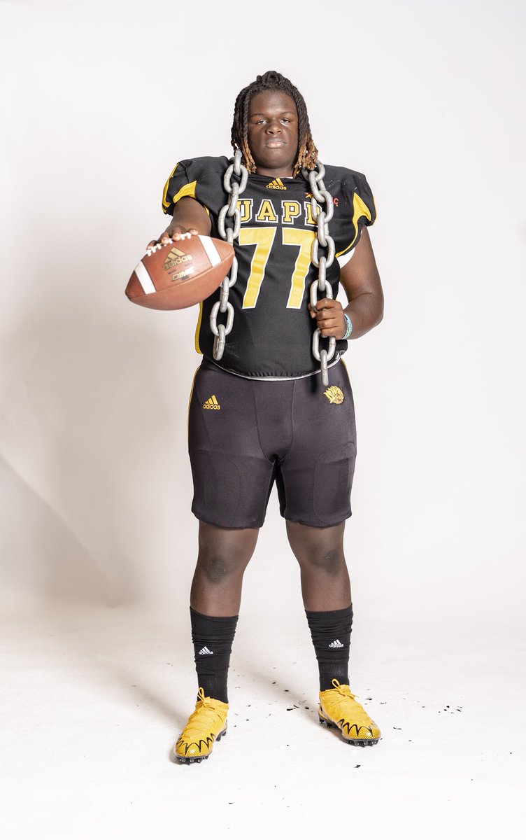 rashead_staton's tweet photo. Great day at UAPB ⚫️🟡 thanks for the Love @_CoachWilks @CoachAHampton @Steve_Wallace_2 @Coach_Bahr @CoachBA1010 🦁 https://t.co/by0xH0rwdi