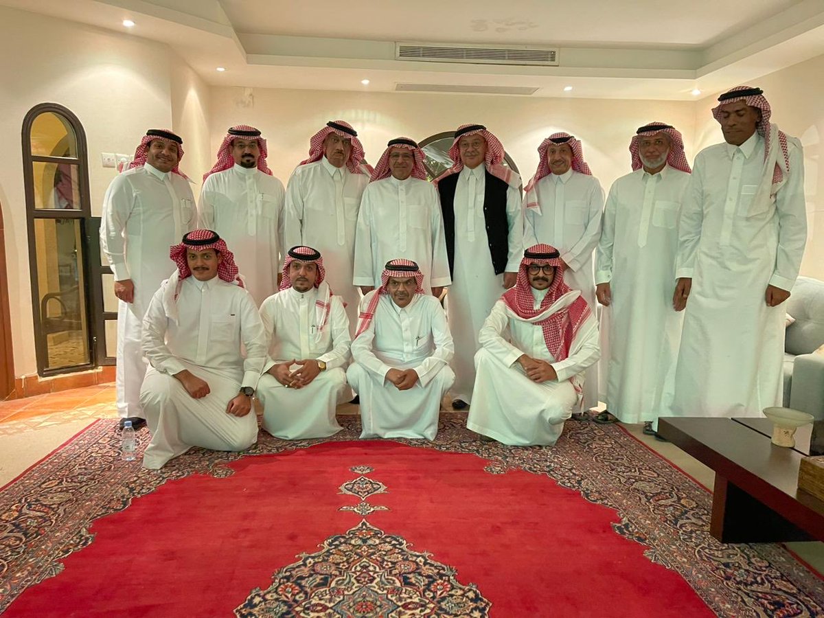 fahadalmansouf's tweet photo. بدعوة كريمه من صاحب السمو الملكي الأميرنواف بن عبدالله بن سعود لأعضاء ديوانية ابوتركي وتناول وجبة السحور في قصره العامر اكرمك الله يابوتركي https://t.co/quqw4C9oJo