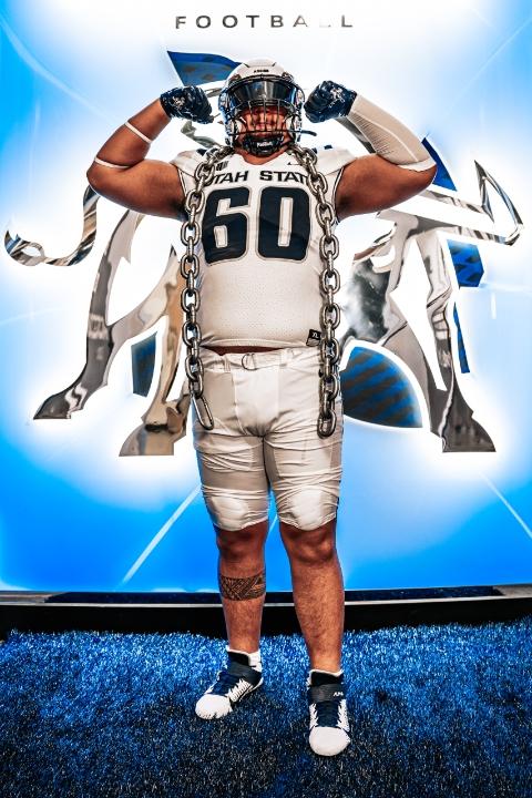 LFaapouli05's tweet photo. Thank you @CHbanderson @CoachBJEdmonds @CBassett_USU and all the staff at @USUFootball for an awesome visit last week. One love! @ffchsfootball @Coach_JNovotny @FFC_CoachSallee @SixZeroAcademy #TrojanStrong #DungeonFamily #Legend4Life https://t.co/Hors7ePwhc