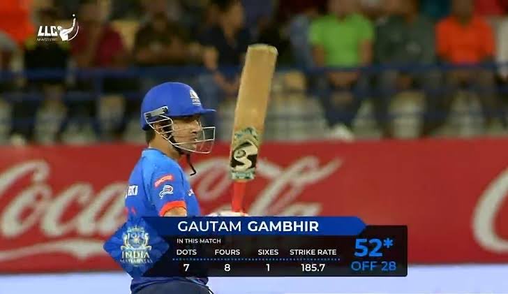 Gautam Gambhir at 41 smashed legendary bowlers in legends league. No one batted an eye. 
Dhoni hit two sixes off an injury prone tired Mark wood’s 20th over. Everyone loses their minds. #TATAIPL2023 #TataIPL #CSKvLSG