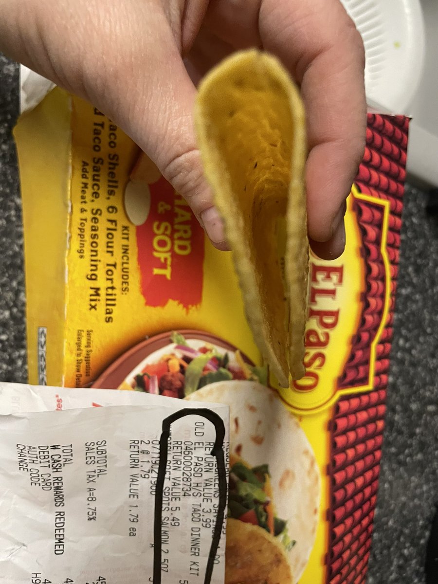 julie_gma's tweet photo. @oldelpaso I’m officially boycotting! Last 2 10 pack of shells I bought had 9 shells in them now I buy a kit and this is what the shells look like $5.40
And I can’t even make a taco 3 others are busted! #DoBetter #customerlost #tacomondayruined #shameful https://t.co/TYzlPc6aQl