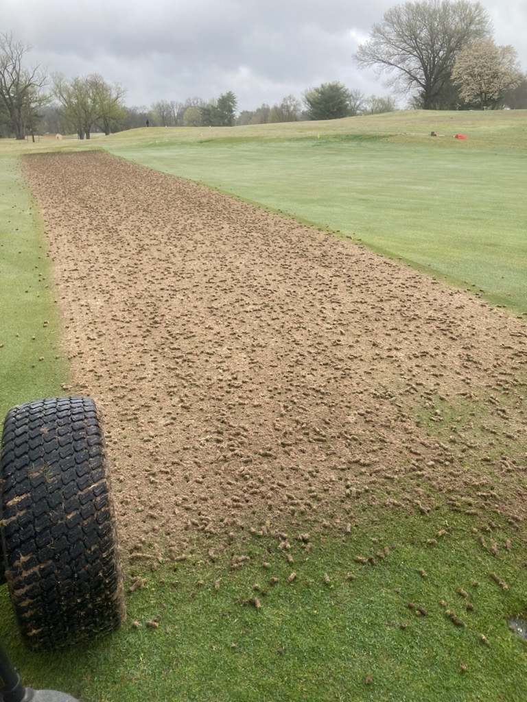 mclendon_rusty's tweet photo. Aeration or aerification... What say you? https://t.co/hFiLDKsupH