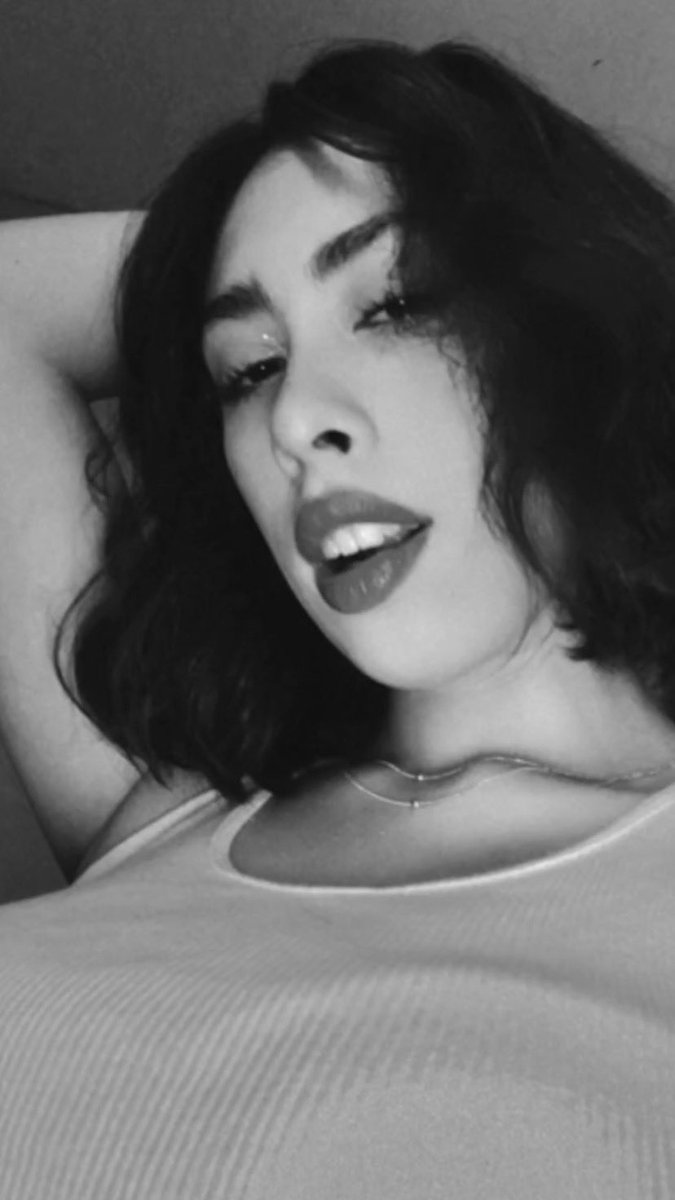 sofiiaputamadre's tweet photo. Sigo viva bitch https://t.co/MZGE5Lb27a