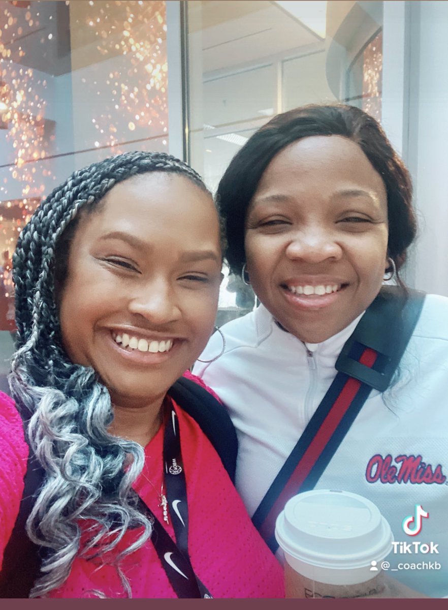 _CoachKB's tweet image. My good brother @TweetsbyCoachP and my 🏀Twitter camp will love this one! @YolettMcCuin is one 𝗱𝗼𝗽𝗲 P5 coach. One of my favorites about Yo is the way she acknowledges people, gives them time [when/if she can], and talks her talk! I appreciate that type of stuff Yo! #WBCA23