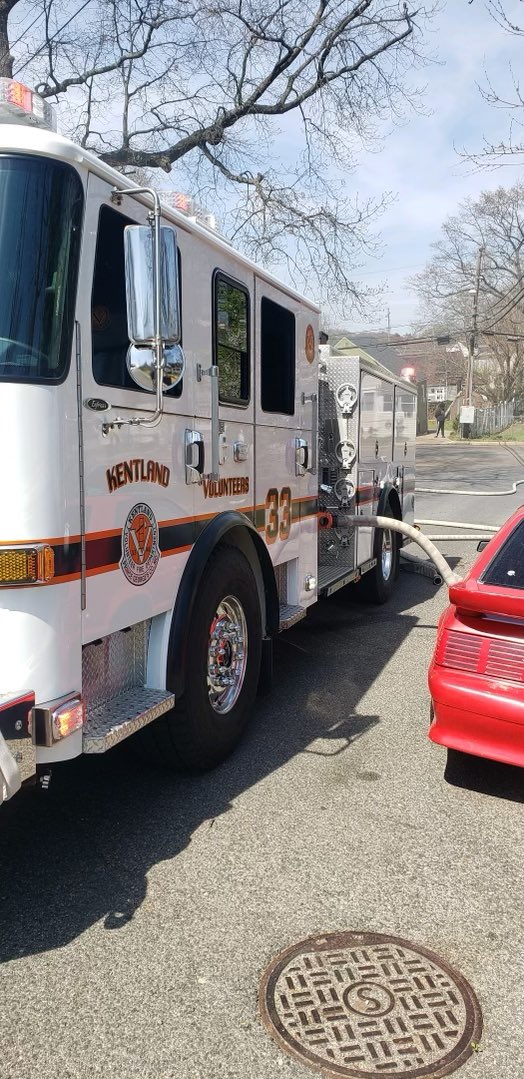 Kentland33's tweet photo. #Engine332 was dispatched to the 6300blk of Powhatan St. for a reported house fire. Engine Co. 9 arrived with fire showing from the Bravo Side basement windows. Engine 332 arrived 3rd due and stretched the Kentland 250’ Stinger from the rear to Side Bravo to cover the 1st floor. https://t.co/JZagKDfxjW