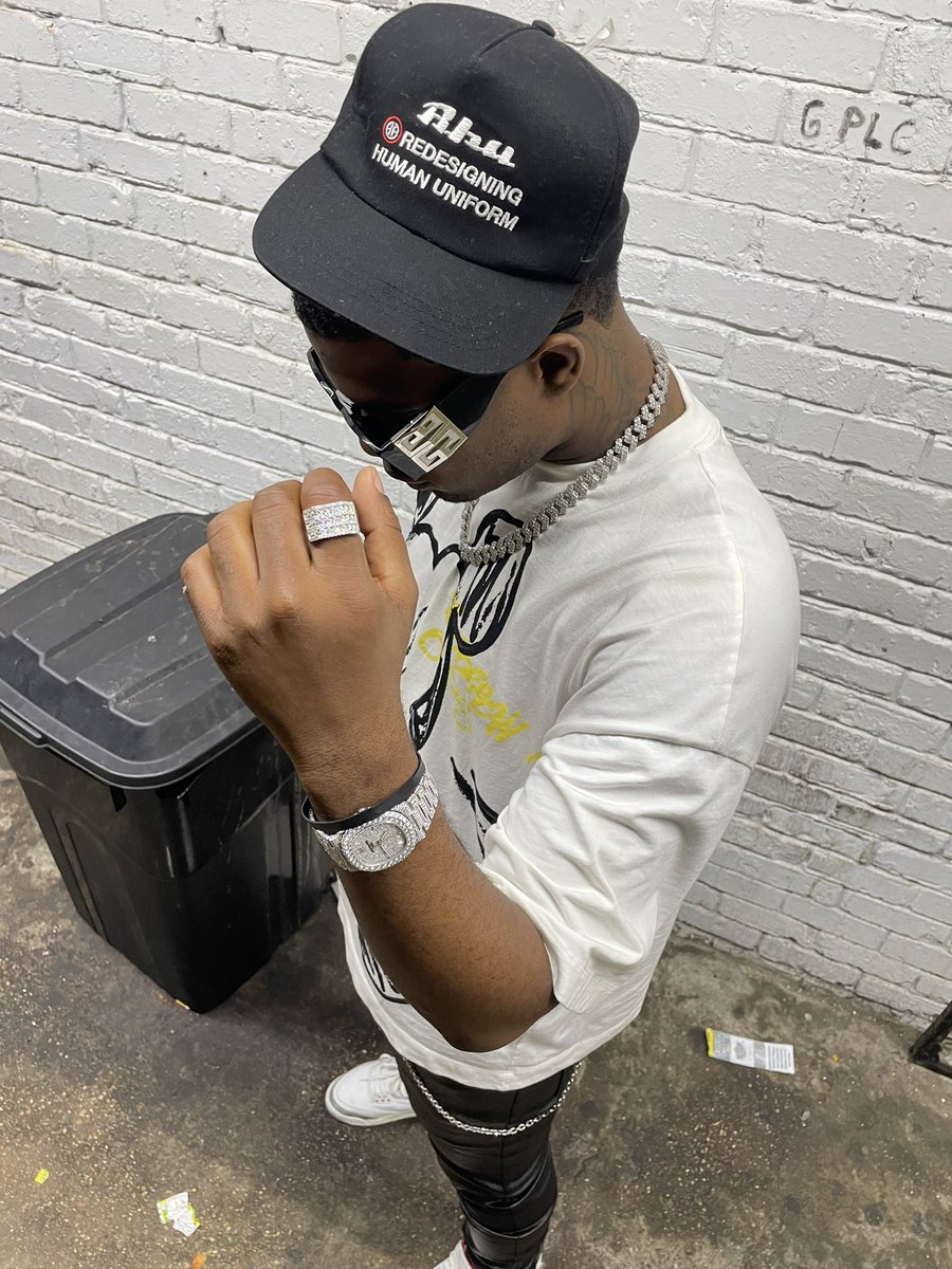 JaylonWayne's tweet photo. If I Had A Dollar For Everytime These Niggas Hate I’ll Be Rich Like Jay &amp; Ye https://t.co/nNqY5h82kg
