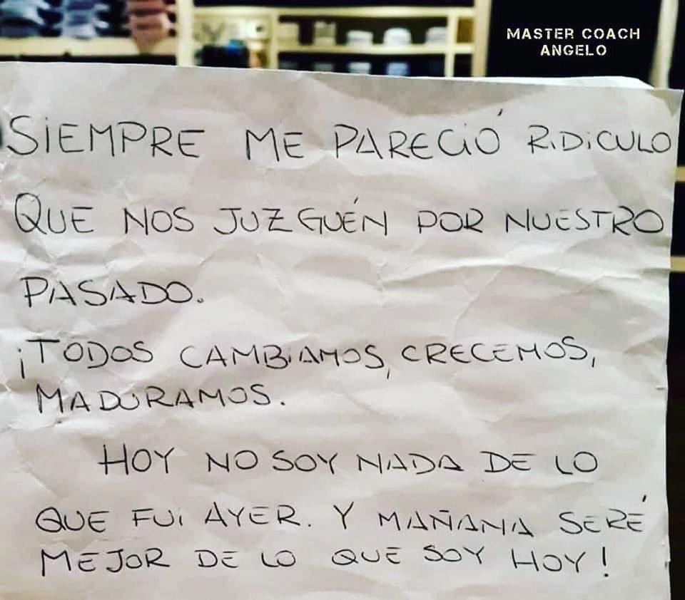 Me arrepiento mil de lo que hice en mi pasado pero pienso que no hubiera aprendido ni la mitad de lo que se hoy en día ni tuviera la madurez que tengo, perdón si me conocieron unos años atrás les prometo que ya no soy ni la mitad 😂☺️
